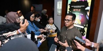 Wamenkomdigi Nezar Patria memberikan keterangan kepada awak media usai acara Netflix Family Festival 2026: World of Wonder di Cinema XXI Senayan City, Jakarta Pusat, Sabtu (11/07/2026). Foto: Ardi Widiyansah/Komdigi