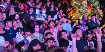 Antusiasme masyarakat untuk mengikuti Festival Rakyat Bola Gembira begitu tinggi dengan kehadiran sekitar 14 ribu warga yang memadati kawasan Lapangan Banteng, Minggu, (20/7). (foto:Andre/kemenpora.go.id)