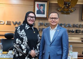 Anggota Komite III DPD RI Dapil Jabar Agita Nurfianti bersama Menteri Pelindungan Pekerja Migran Indonesia (P2MI) Mukhtarudin.(Foto: Istimewa)
