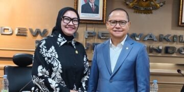 Anggota Komite III DPD RI Dapil Jabar Agita Nurfianti bersama Menteri Pelindungan Pekerja Migran Indonesia (P2MI) Mukhtarudin.(Foto: Istimewa)