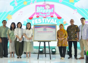 Penandatanganan secara simbolis komitmen Geraka Anti Ruam yang digelar Wings Care bersamaan dengan Hari Anak Nasional.(Foto: Istimewa)