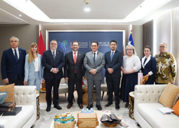 Menteri Perdagangan RI, Budi Santoso beserta jajaran berfoto bersama dengan Menteri Luar Negeri Cili, Francisco Pérez Mackenna beserta jajaran di Kantor Kementerian Perdagangan, Jakarta, Senin 20 Juli 2026.(Foto: Humas Kemendag)