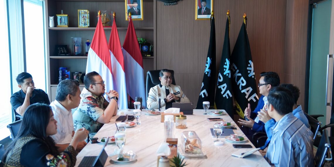 Menteri Ekonomi Kreatif, Teuku Riefky Harsya, menerima audiensi Jakarta World Cinema (JWC) di Kantor Kementerian Ekraf, Jakarta, Kamis (9/7/2026).(Foto: Dok. Biro Komunikasi Kementerian Ekonomi Kreatif/Badan Ekonomi Kreatif.)