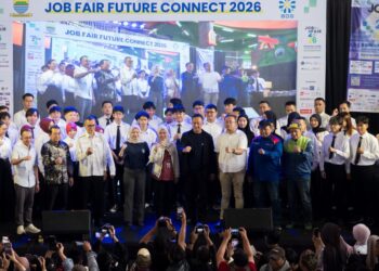Kepala Dinas Ketenagakerjaan (Disnaker) Kota Bandung, Yayan Ahmad Brilyana di acara job fair.(Foto: Humas Pemkot Bandung)