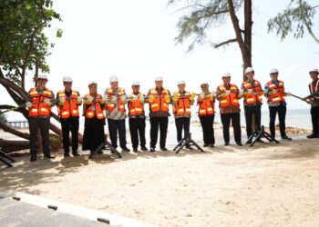 Sistem yang dikembangkan oleh Telin bersama BW Digital ini akan menghadirkan kapasitas tambahan lebih dari 1,6 petabit per detik dengan latensi kurang dari 2 milidetik antara kedua negara.(Foto: Kemenko Perekonomian)