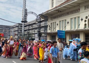 Karnaval budaya di peringatan Konferensi Asia Afrika 2026.(Foto: Humas Pemkot Bandung)