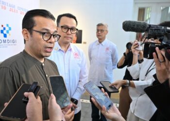 Wamenkomdigi Nezar Patria memberikan keterangan kepada awak media usai acara Kick Off Konvensi Humas Indonesia 2026 di Antara Heritage, Pasar Baru, Jakarta Pusat, Sabtu (11/07/2026). Foto: Ardi Widiyansah/Komdigi