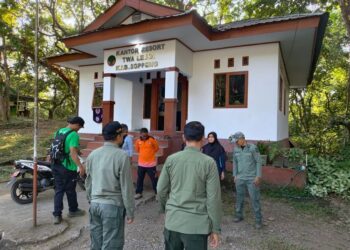 Magang di kawasan konservasi.(Foto: Humas Kemenhut)