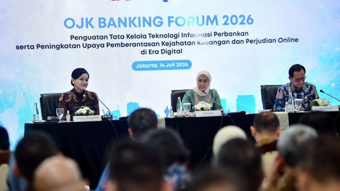 Menkomdigi Meutya Hafid menyampaikan paparan dalam acara OJK Banking Forum 2026: "Penguatan Tata Kelola Teknologi Informasi Perbankan serta Peningkatan Upaya Pemberantasan Kejahatan Keuangan dan Perjudian Online di Era Digital", di Menara Radius Prawiro, Gedung Bank Indonesia, Jakarta Pusat, Selasa (14/07/2026). Foto: DRA/Komdigi. Judi Online