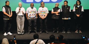 Menkomdigi Meutya Hafid memberikan pernyataan bersama Menteri Koordinator Bidang Pembangunan Manusia dan Kebudayaan Pratikno, Menteri Hak Asasi Manusia Natalius Pigai, beserta jajaran komisioner KPAI dalam acara Gerak Bersama Anak Indonesia, di XXI Epicentrum Kuningan, Jakarta Selatan, Minggu (19/07/2026). Foto: Ahmad Tri Hawaari/Komdigi