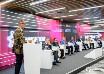 Menteri Perindustrian RI, Agus Gumiwang Kartasasmita (8/7) di INNOPROM 2026.(Foto: Kemenperin)