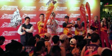 Menpora RI Erick Thohir bersama Wamenpora Taufik Hidayat melepas ribuan peserta Bhinneka Run 2026 di kawasan Plaza Keong Mas, Taman Mini Indonesia Indah (TMII), Jakarta, Minggu (4/7). (foto:Gilang/kemenpora.go.id)