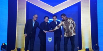 Menpora Erick Thohir memberikan dukungan terhadap kemajuan industri dan olahraga otomotif Indonesia. Hal itu disampaikan Menpora Erick pada acara IMI Awards 2025 di The Tribrata, Jakarta Selatan, Rabu (1/7) malam.(foto:raiky/kemenpora.go.id)