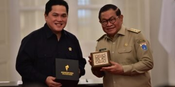Menpora RI Erick Thohir bersama Gubernur DKI Jakarta Pramono Anung menandatangani Nota Kesepakatan Penyelenggaraan Wirasena Youth Camp dan Indonesia Youth Summit Tahun 2026 di Balai Kota DKI Jakarta, Senin (13/7).(foto:bagus/kemenpora.go.id)