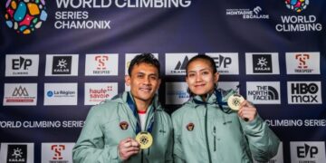 Tim panjat tebing Indonesia berhasil mengawinkan medali emas speed perorangan dalam ajang World Climbing Series Chamonix, Prancis, Minggu (12/7). (Foto: Jan Virt/ World Climbing Via Kemenpora)