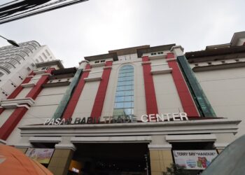 Para pedagang Pasar Baru menyambut positif aktivasi Bandara Husein Sastranegara.(Foto: Humas Pemkot Bandung)