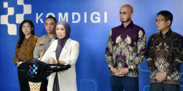 Menkomdigi Meutya Hafid didampingi Dirjen Pengawasan Ruang Digital Alexander Sabar dan Dirjen Komunikasi Publik dan Media (KPM) Fifi Aleyda Yahya, bersama Director of Public Policy Southeast Asia Meta Sarim Aziz serta Head of Public Policy Indonesia and Philippines Meta Berni Moestofa memberikan keterangan dalam konferansi pers di Kantor Kementerian Komdigi, Jakarta Pusat, Selasa (30/06/2026) terkait pemberantasan judi online. Foto: DRA/Komdigi