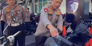 Satuan Lalu Lintas (Satlantas) Polrestabes Surabaya membuka layanan pengambilan 417 kendaraan barang bukti kecelakaan lalu lintas secara gratis. Program ini berlangsung pada 1-14 Juli 2026 di Kantor Unit Laka Lantas Polrestabes Surabaya, Jalan Dukuh Kupang Barat.(Foto: Dok. Korlantas Polri)