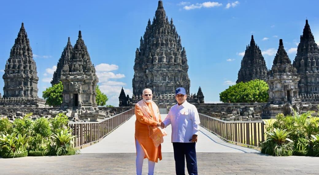 Prabowo dan Modi di Prambanan, Tegaskan Kedekatan Sejarah dan Budaya.(Foto: Setneg)