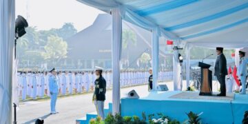 Presiden Prabowo Subianto memimpin Upacara Pelantikan Pamong Praja Muda (PPM) Angkatan XXXIII Institut Pemerintahan Dalam Negeri (IPDN) Tahun 2026 yang digelar di Lapangan Parade IPDN Kampus Jatinangor, Institut Pemerintahan Dalam Negeri, Kabupaten Sumedang, Provinsi Jawa Barat, pada Rabu (29/07/2026).(Foto: Setneg)