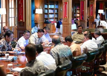 Presiden Prabowo memimpin rapat di Kediaman Hambalang, Kabupaten Bogor, pada Senin (13/07/2026).