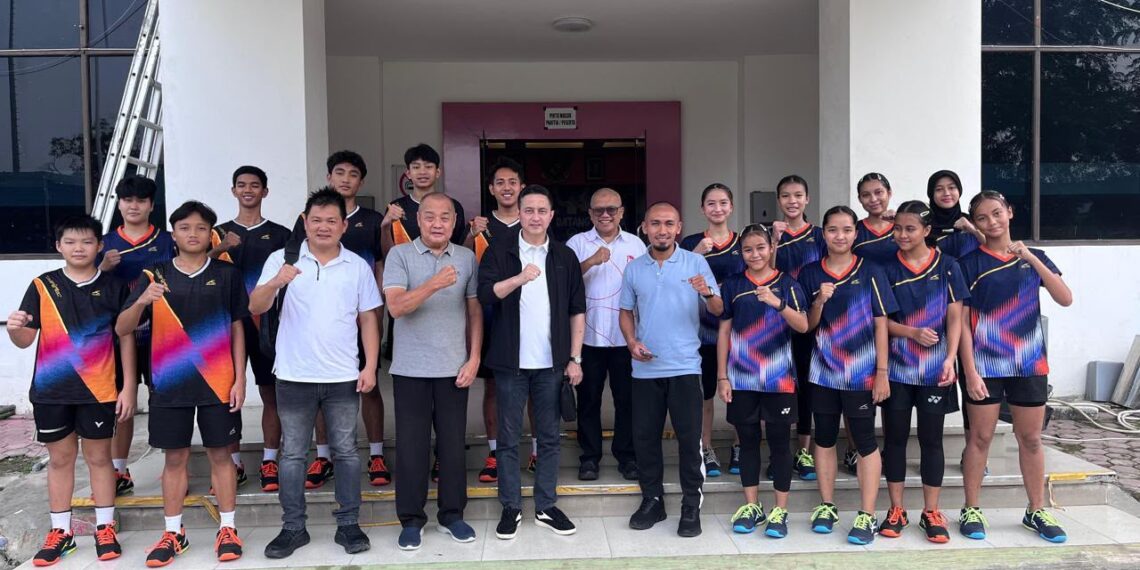 Ricky Subagja, Sekjen Pengurus Pusat Persatuan Bulutangkis Seluruh Indonesia (PP PBSI) beserta jajaran di Pelatnas Wilayah (Pelatwil) Barat di Medan, Sumatera Utara.(Foto: Dok. Humas PBSI)