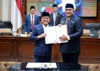 Bupati Bogor Rudy Susmanto di DPRD Kabupaten Bogor. Bupati mengatakan Pemkab Bogor masih dihadapkan pada tantangan fiskal berupa proyeksi defisit yang signifikan akibat menurunnya dana transfer dari pemerintah pusat maupun Pemerintah Provinsi Jawa Barat sejak awal tahun.(Foto: Humas Pemkab Bogor)