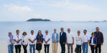 Menteri Pariwisata (Menpar) Widiyanti Putri Wardhana menggelar pertemuan dengan pengelola Kawasan Ekonomi Khusus (KEK) Tanjung Kelayang, PT Belitung Pantai Intan, dan pemerintah daerah untuk mengevaluasi sekaligus menyinkronkan program kerja lintas sektor dalam pengembangan pariwisata Belitung.(Foto: Humas Kemenpar)