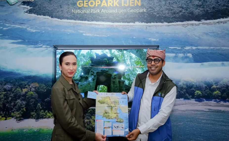 Menteri Pariwisata (Menpar) Widiyanti Putri Wardhana memastikan pengelola Geopark Ijen bersama seluruh pemangku kepentingan siap menghadapi proses revalidasi UNESCO Global Geopark (UGGp).(Foto: Humas Kemenpar)