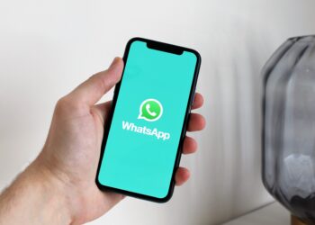 smartphone, ponsel, kuota, selular, mahkamah konstitusi