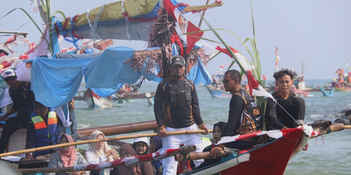 Tasyakur Nelayan Santolo.‎(Foto: Ridwan Nur Faozan & Muhammad Sofyan Fauzi/ Diskominfo Kab. Garut)
