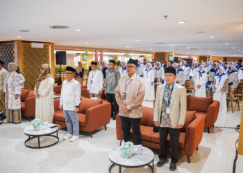 Suasana pelepasan 135 karyawan ParagonCorp untuk menunaikan ibadah umrah di Palmeera Lounge, Terminal 2 Bandara Internasional Soekarno-Hatta, Senin (13/7/2026). Acara dihadiri oleh Menteri Haji dan Umrah Republik Indonesia, Dr. K.H. Mochamad Irfan Yusuf, M.Si.(Foto: Istimewa)