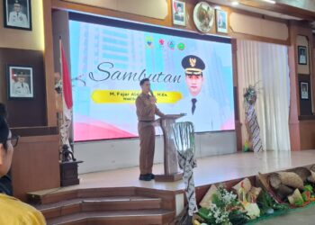 Wabup Sumedang M Fajar Aldila membuka Gebyar Legalitas dan Pelatihan Keamanan Pangan UMKM Kabupaten Sumedang.(Foto: Humas Pemkab Sumedang)