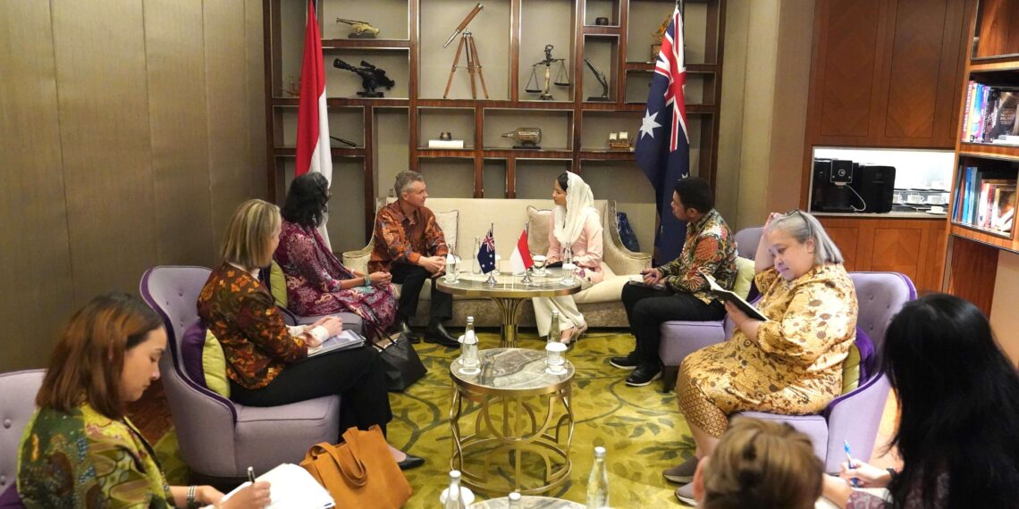 Wakil Menteri Perdagangan RI, Dyah Roro Esti melakukan pertemuan bilateral dengan Wakil Menteri Luar Negeri dan Perdagangan Australia, Matt Thistlethwaite di Jakarta, Senin (13 Jul).(Foto: Dok. Humas Kemendag)