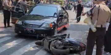 Unit Gakkum Satlantas Polrestabes Bandung menggelar rekonstruksi kasus tabrak lari menewaskan Aiptu Asep Suhara, anggota Sat-Samapta Polrestabes Bandung.(Foto:Unit Gakkum Satlantas Polrestabes Bandung).