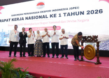 Menteri Perdagangan, Budi Santoso bersama Ketua Umum Gabungan Perusahaan Ekspor Indonesia (GPEI), Benny Soetrisno secara resmi membuka Rakernas Gabungan Perusahaan Ekspor Indonesia (GPEI) 2026 di Jakarta, Senin (24 Agustus 2026).(Foto: Humas Kemendag)