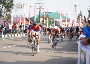 Pemerintah Kabupaten (Pemkab) Bogor bekerjasama dengan KONI Kabupaten Bogor, Cycling Federation Kabupaten Bogor, dan pihak terkait lainnya menyemarakkan peringatan Hari Ulang Tahun (HUT) ke-81 Kemerdekaan Republik Indonesia melalui penyelenggaraan Bupati Bogor Cup 2026 Tour Malasari Halimun Salak Seri Kedua, Sabtu (8/8).(Foto: Humas Pemkab Bogor)