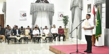 Bupati Sumedang Dony Ahmad Munir saat menjadi keynote speaker pada acara Pelantikan Tasykil DPD HIPPI Sumedang di Gedung Negara, Kamis (13/8/2026).(Foto: Humas Pemkab Sumedang)