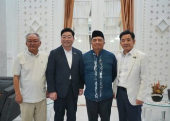 Bupati Garut, Abdusy Syakur Amin, menerima kunjungan kerja delegasi Korea Selatan dalam rangka membahas rencana kerja sama bidang pertanian di Ruang Pamengkang, Kecamatan Garut Kota, Kabupaten Garut, Jumat (21/8/2026).(Foto: Muhamad Azi Zuhakim/Diskominfo Kab. Garut)