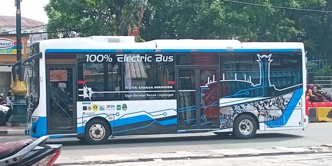 Pemerintah Kabupaten Bogor menyiapkan perluasan layanan bus listrik hingga Depok dan kawasan Puncak untuk memperkuat transportasi publik sekaligus mendukung sektor pariwisata.(Foto: Humas Pemkab Bogor)