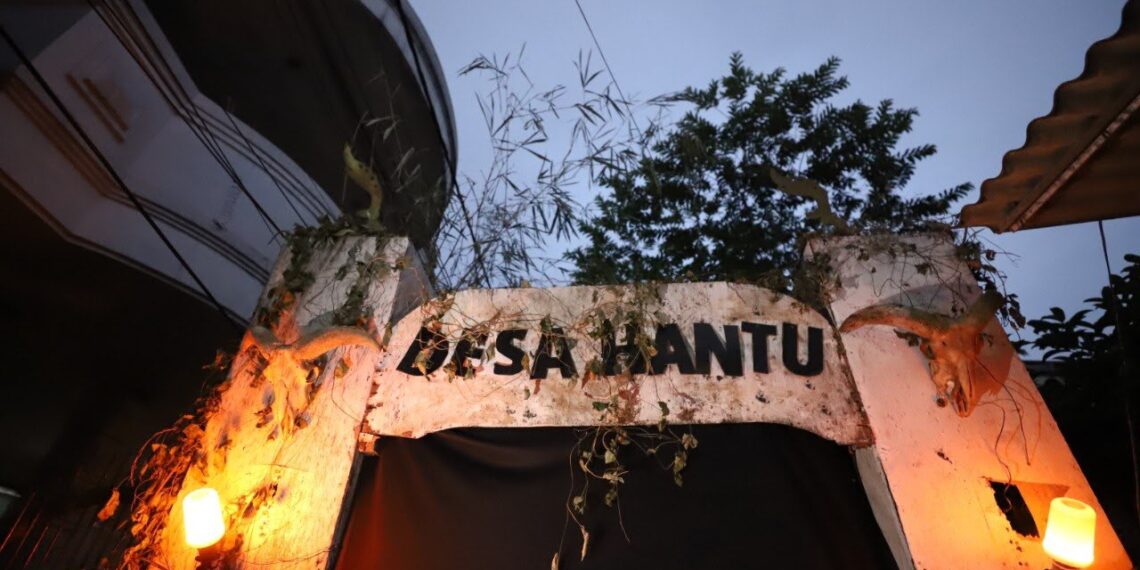 Gerbang Desa Hantu.(Foto: Humas Pemkot Bandung)