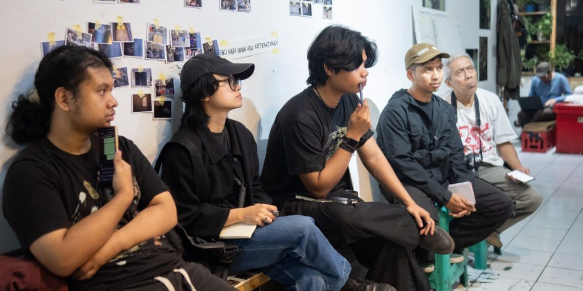 Diskusi Fotografi di Red Raws.(Foto: Humas Pemkot Bandung)