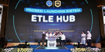 Peluncuran Sistem Penegakan Hukum Melalui Alat Bukti Rekaman Elektronik Pelanggaran Lebih Dimensi dan Lebih Muatan (ETLE HUB) oleh Menteri Perhubungan Dudy Purwagandhi pada Senin, (10/8) di Kantor Pusat Kementerian Perhubungan, Jakarta.(Foto: Dok. Humas Kemenhub)