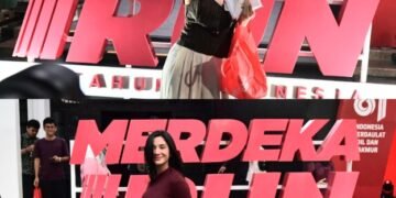 Ajang Merdeka Run 2026 menjadi daya tarik bagi dua selebritis Indonesia, Fanny Ghassani dan Gisella Anastasia. Mereka datang langsung mengambil race pack di Wisma Serbaguna, Senayan, Jakarta, Jumat (28/8) sore. (foto:bagus/kemenpora.go.id)