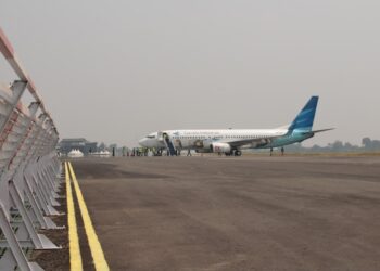Garuda Indonesia di Bandara Husein Sastranegara Bandung.(Foto: Humas Pemkot Bandung)
