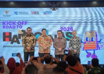Mendag Budi Santoso, Menko Perekonomian Airlangga Hartarto, dan Menteri UMKM Maman Abdurahman dalam “Kick-off Road to Harbolnas 2026”, Kamis, (27/8/2026)., (Foto: Dok. Kemendag)