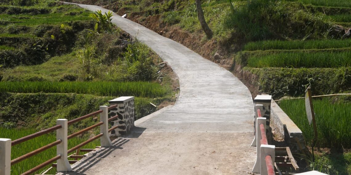 Jalan baru poros Bangbayang-Dayeuhluhur Sumedang.(Foto: Humas Pemkab Sumedang)