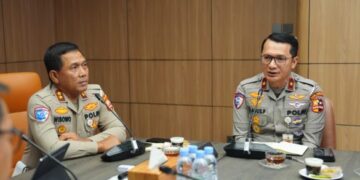 Kakorlantas Polri Irjen Pol. Wibowo (kiri) dan Dirgakkum Brigjen Pol. I Made Agus Prasatya.(Dok. Korlantas Polri)