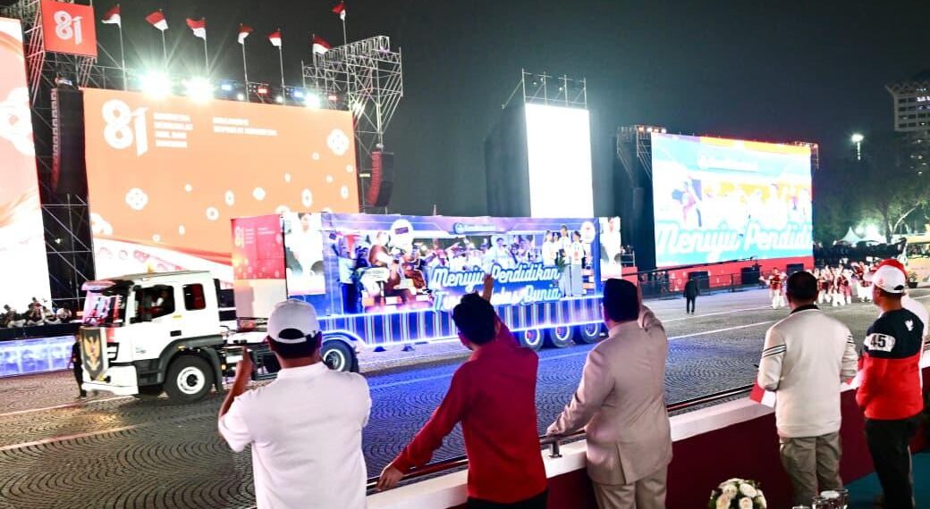 Peringatan Hari Ulang Tahun (HUT) ke-81 Kemerdekaan Republik Indonesia (RI) berlanjut dengan gelaran Karnaval Bersatu Harmoni Nusantara yang dilaksanakan di kawasan Monumen Nasional (Monas), Jakarta, pada Senin (17/08/2026) malam.