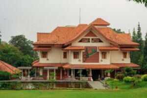 Bangunan utama Ahadiat Hotel & Bungalow.(Foto: Istimewa)